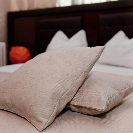 Hotel Metropol Питещ Стая снимка