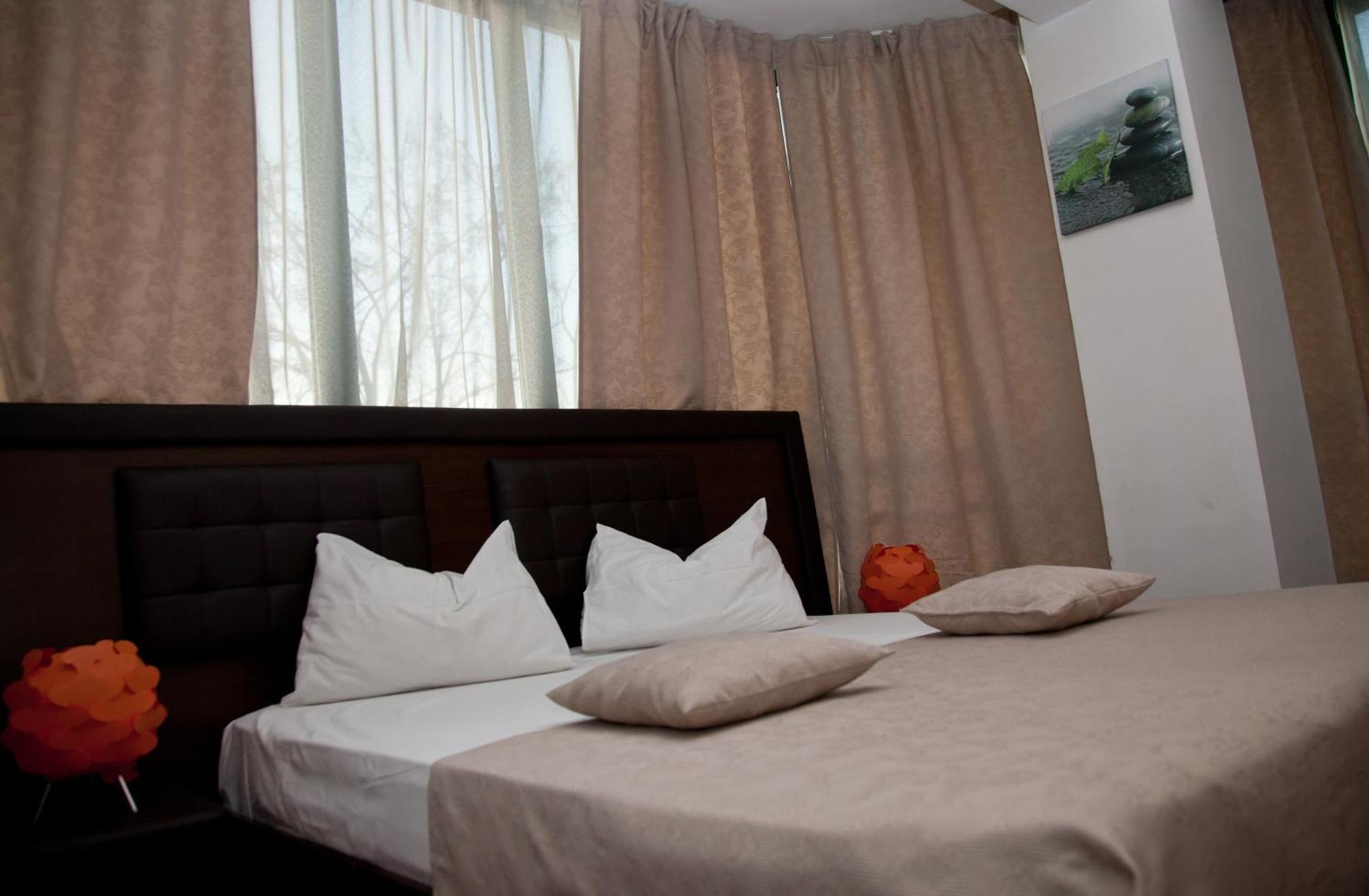 Hotel Metropol Питещ Стая снимка