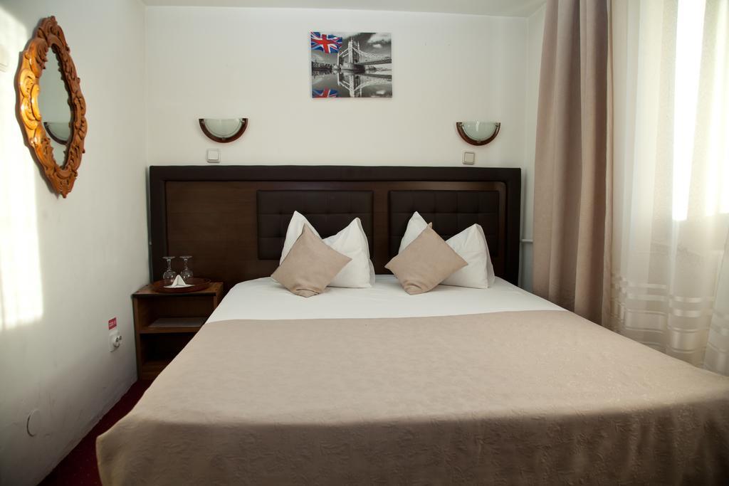 Hotel Metropol Питещ Екстериор снимка