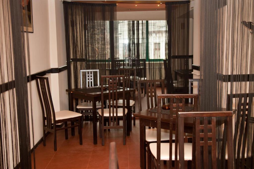 Hotel Metropol Питещ Екстериор снимка
