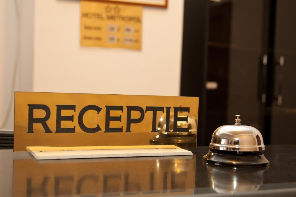 Hotel Metropol Питещ Екстериор снимка