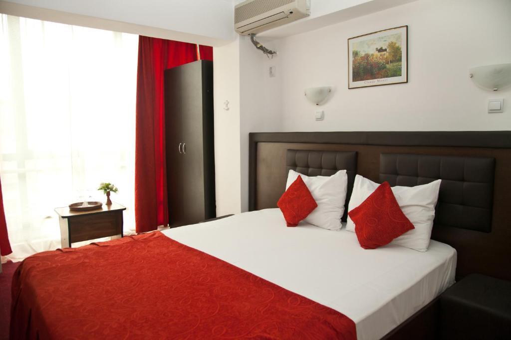 Hotel Metropol Питещ Екстериор снимка