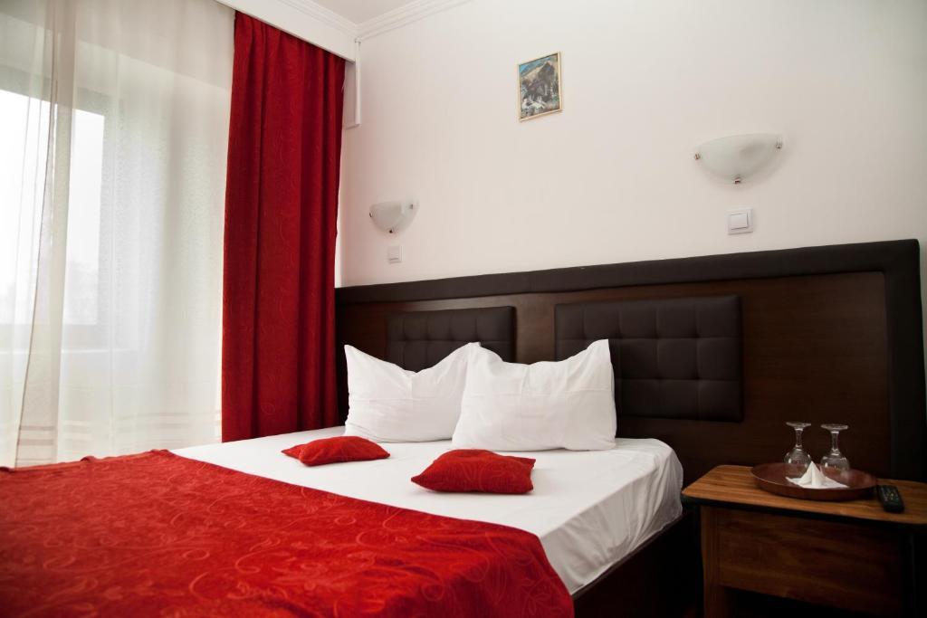 Hotel Metropol Питещ Екстериор снимка