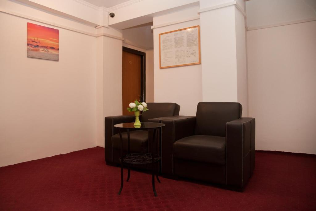 Hotel Metropol Питещ Екстериор снимка