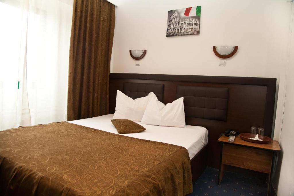 Hotel Metropol Питещ Екстериор снимка