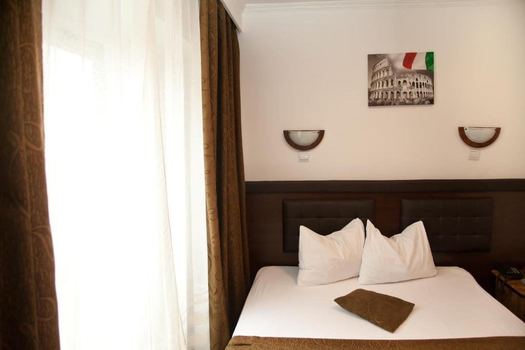 Hotel Metropol Питещ Екстериор снимка
